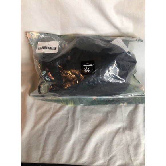 Women's Cupshe Black Floral Print Halter High Waist One Piece Size Medium NEW!! - Picture 10 of 10